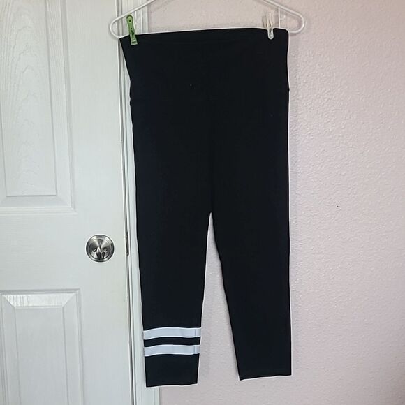 Victoria's Secret Black Crop 3/4 Length Stretchy Comfy Leggings z small Striped - Picture 1 of 4